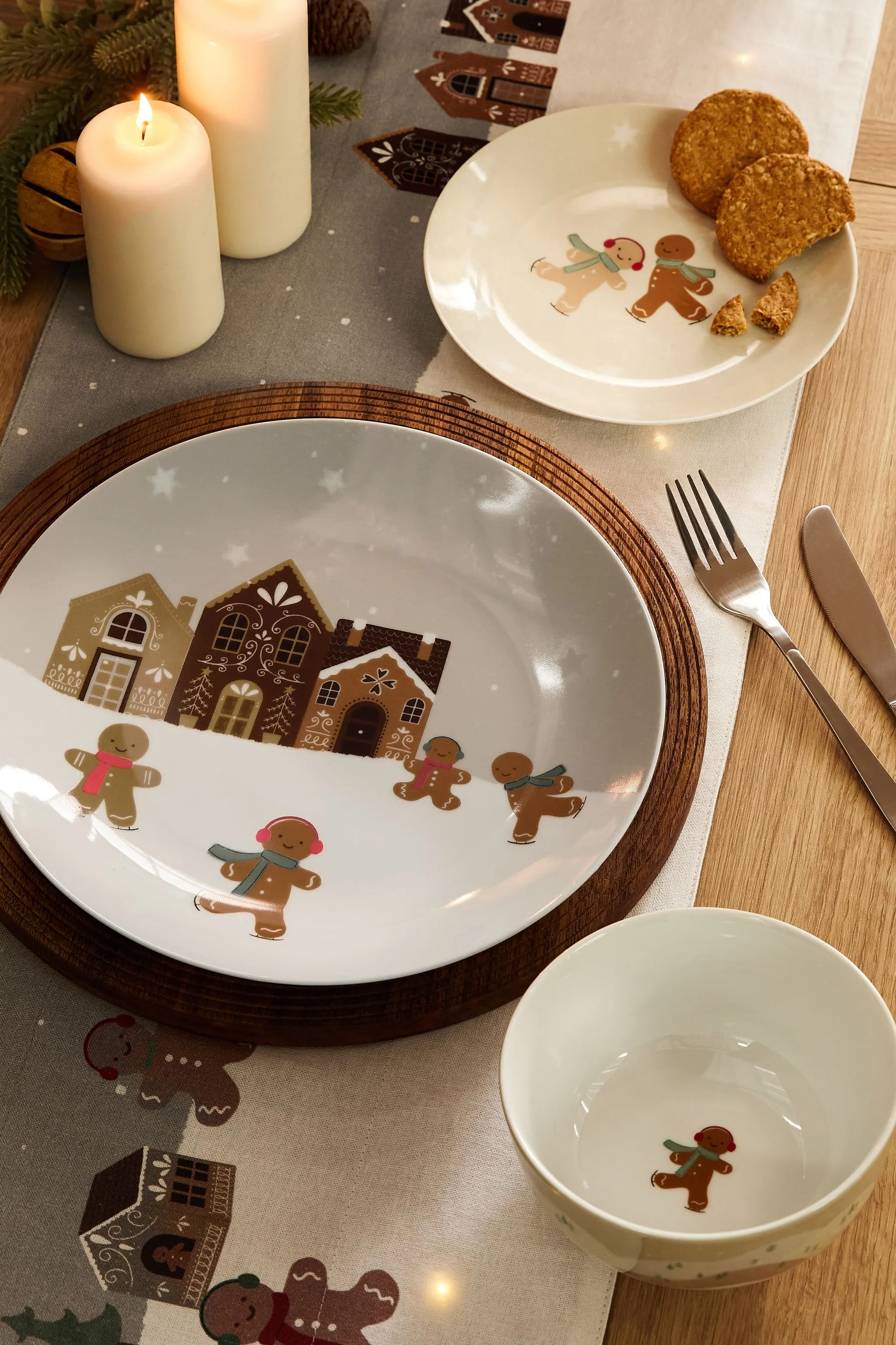 12 Piece Gingerbread Dinner Set