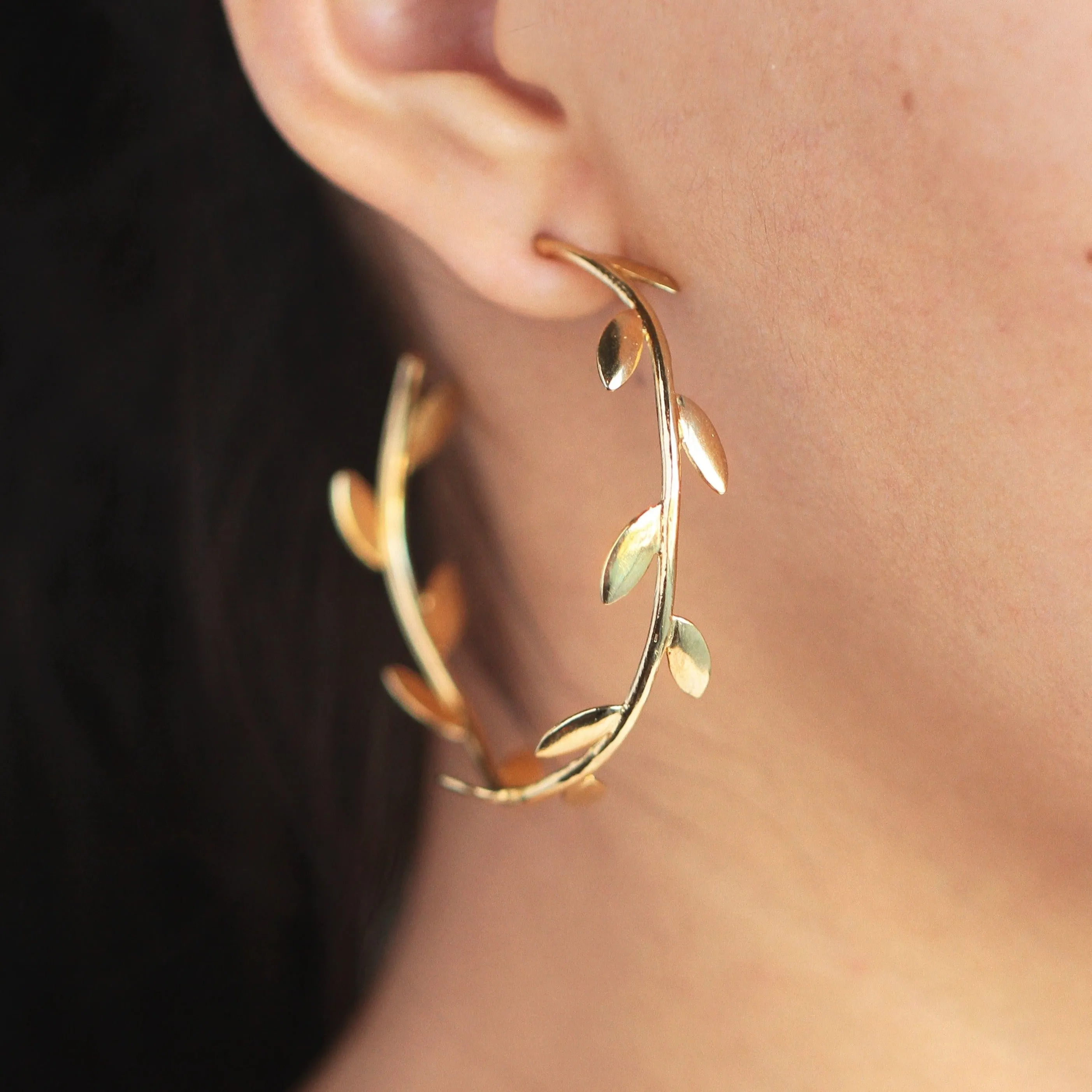 Aretes Leaf Hoops