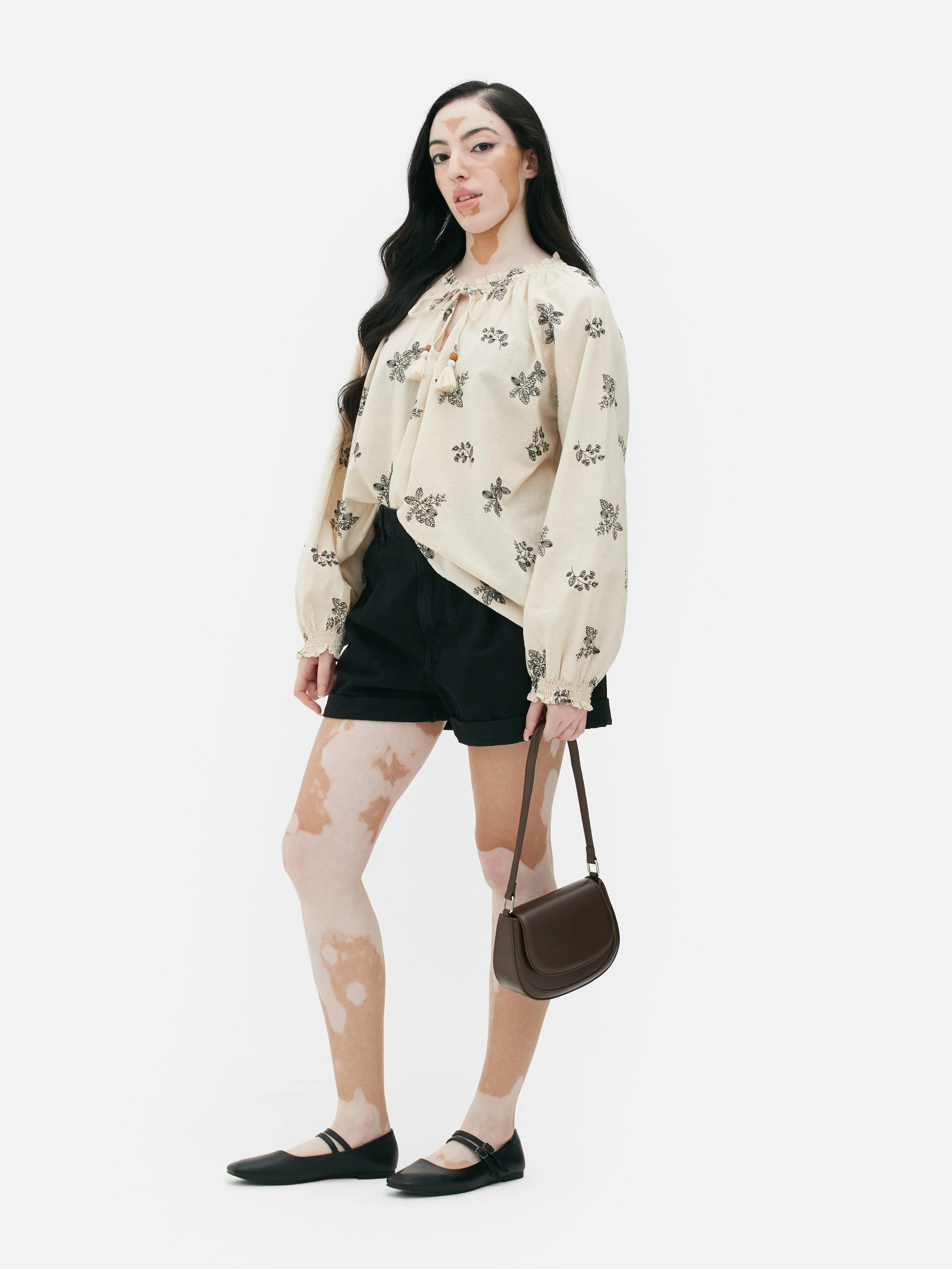 Blusa con flores estilo campiña