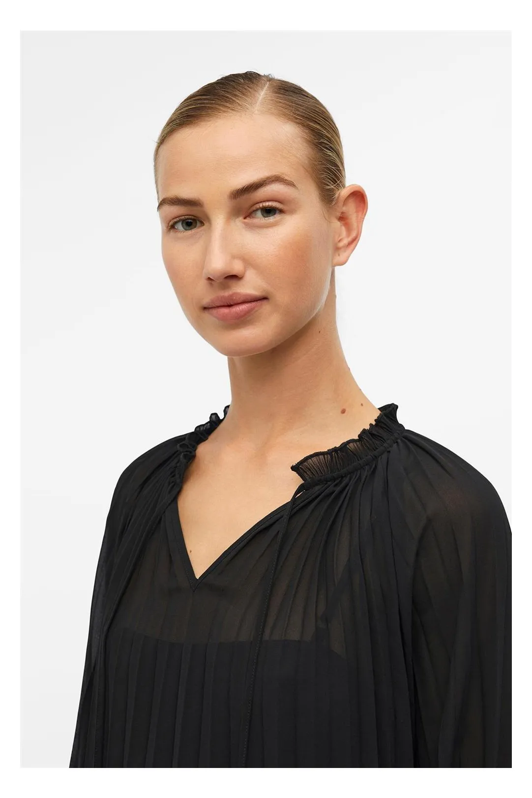 BLUSA PLISADA OBJBRINK NEGRO