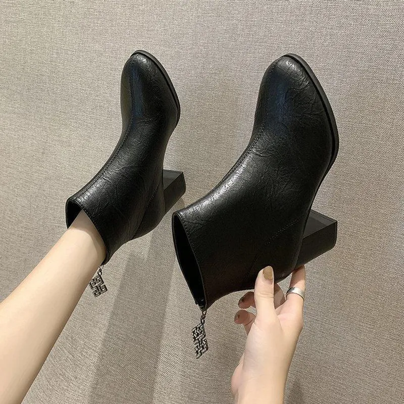 Botas de moda en otoño invierno, tacón grueso y cabeza cuadrada beige, botas cortas finas para mujer