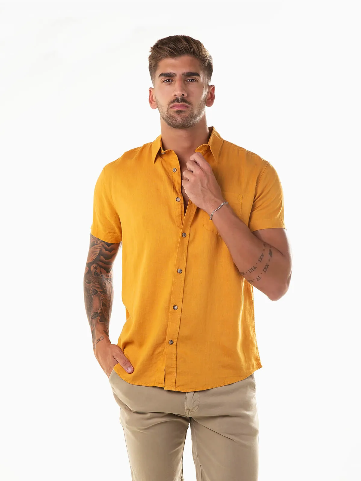 Camisa amarilla manga corta con lino