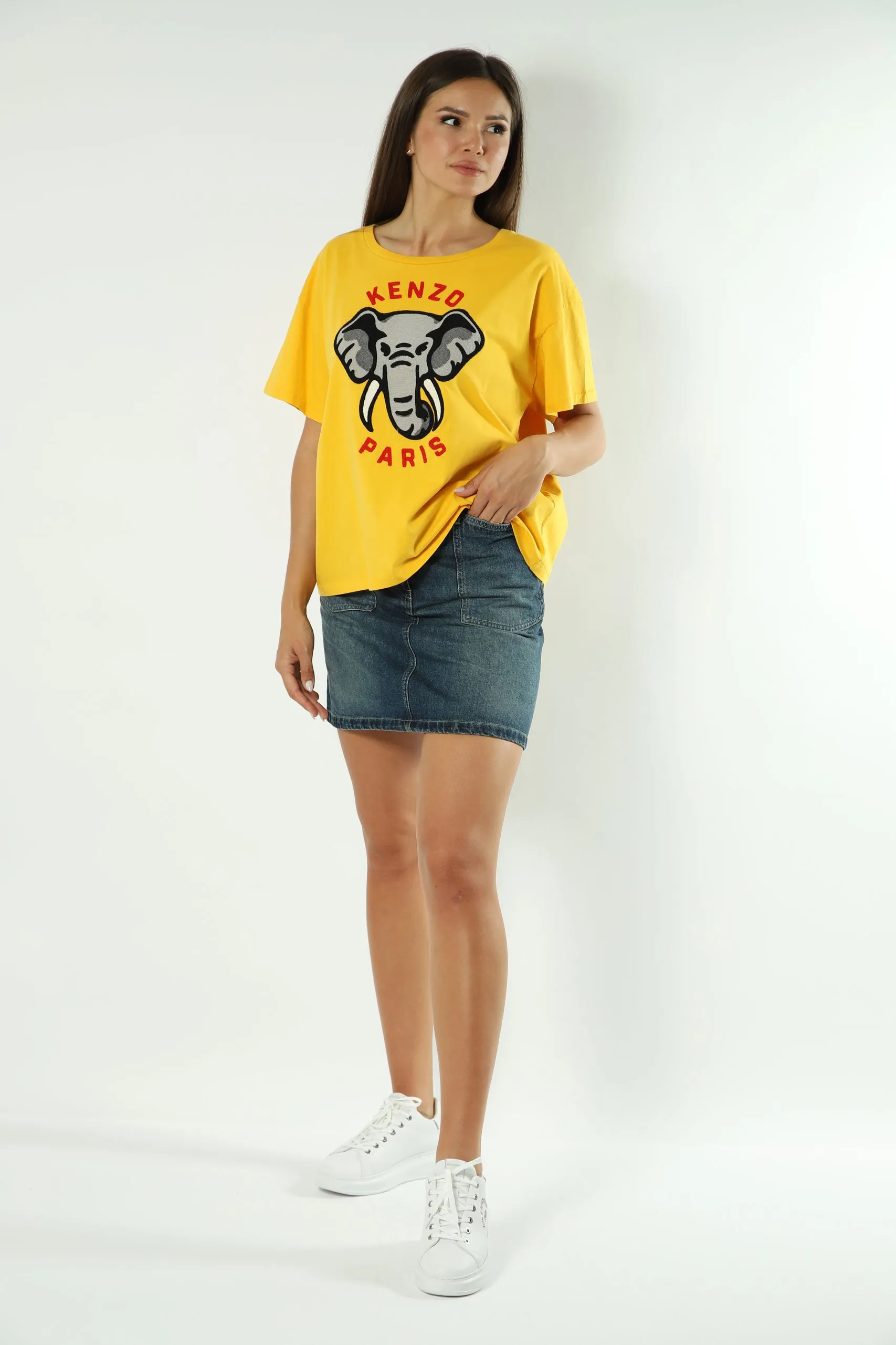 Camiseta amarilla con maxilogo elefante