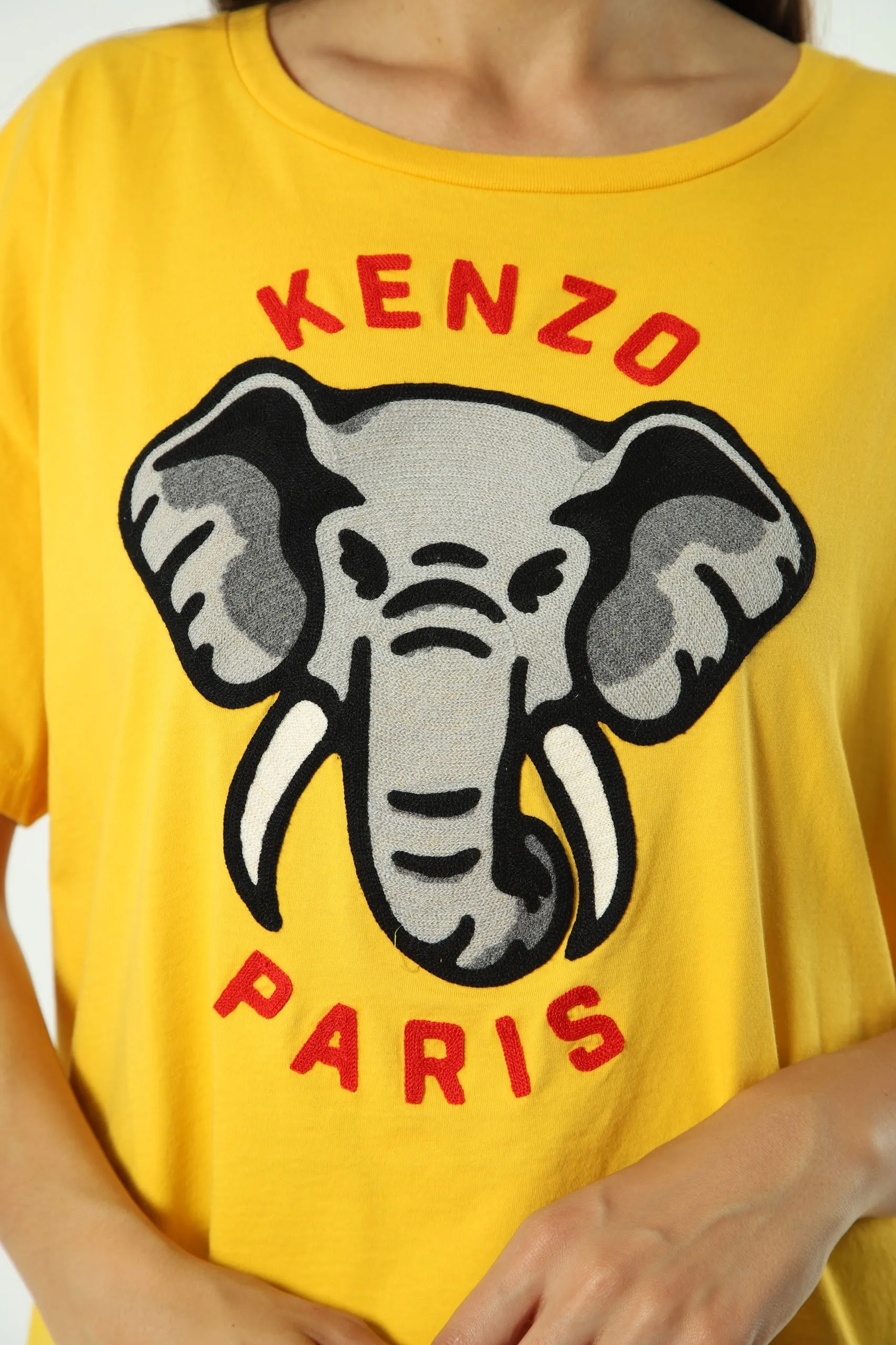 Camiseta amarilla con maxilogo elefante
