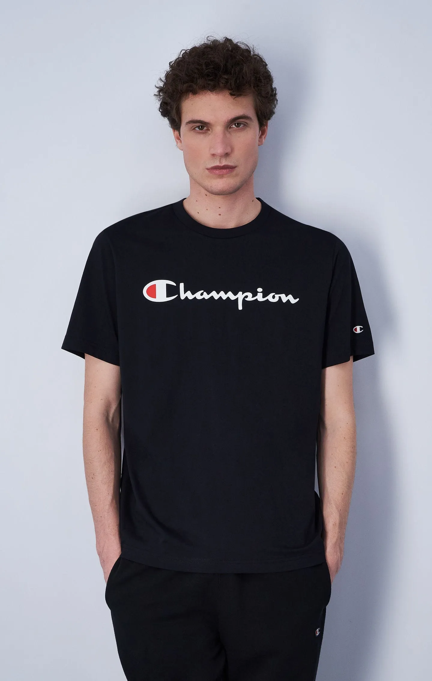 Camiseta de cuello redondo con logotipo grande