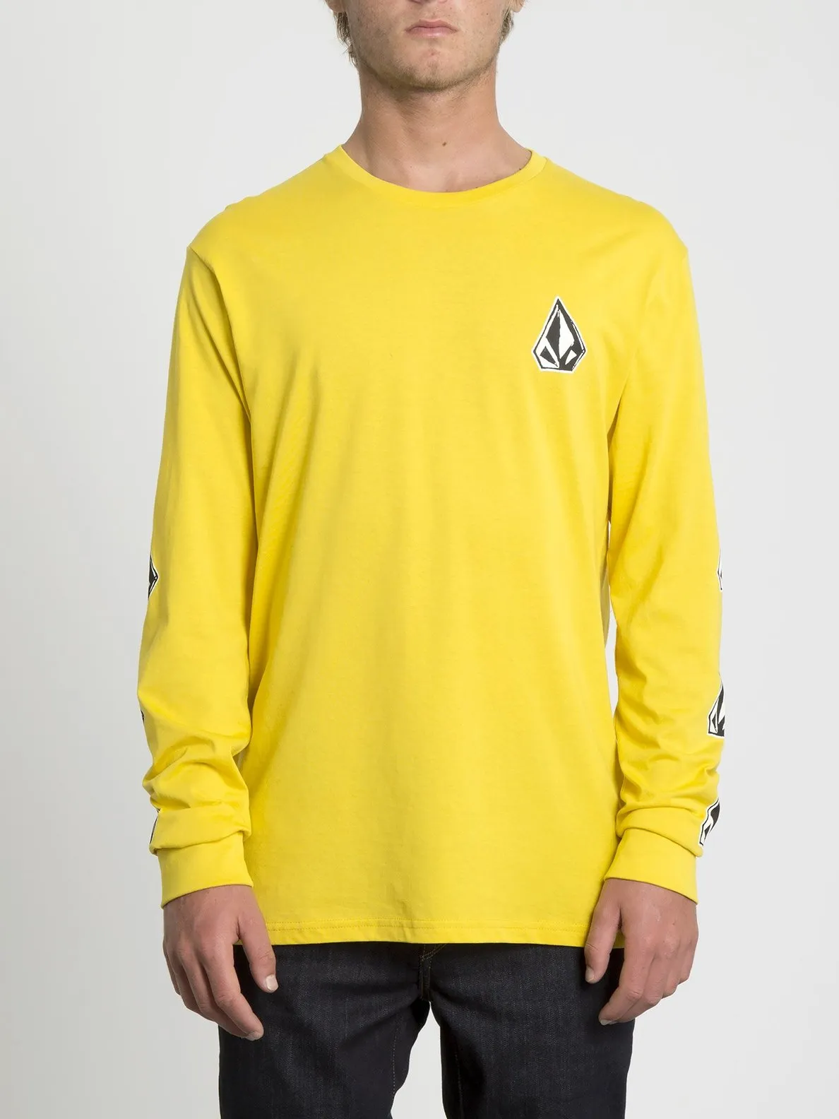 Camiseta Hombre VOLCOM manga larga FAMILY STONE – SULPHUR Ref.  A3631950 logos diamantes manga amarilla