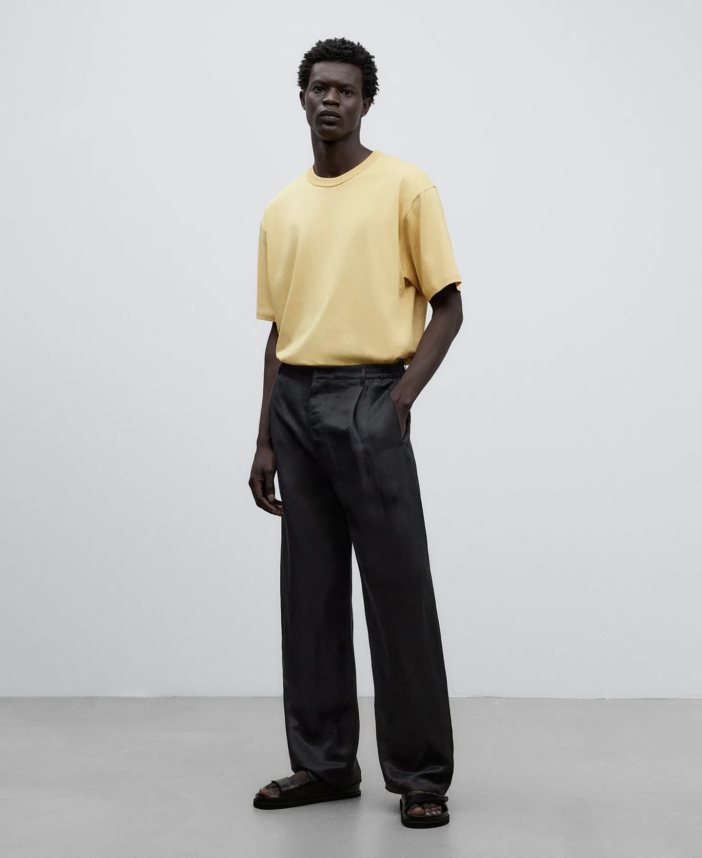 Camiseta oversize amarilla hombre
