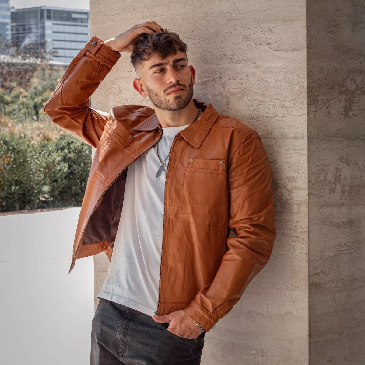 CAMPERA DE CUERO VACUNO 100% LEGITIMO DE HOMBRE  ART: MOTO