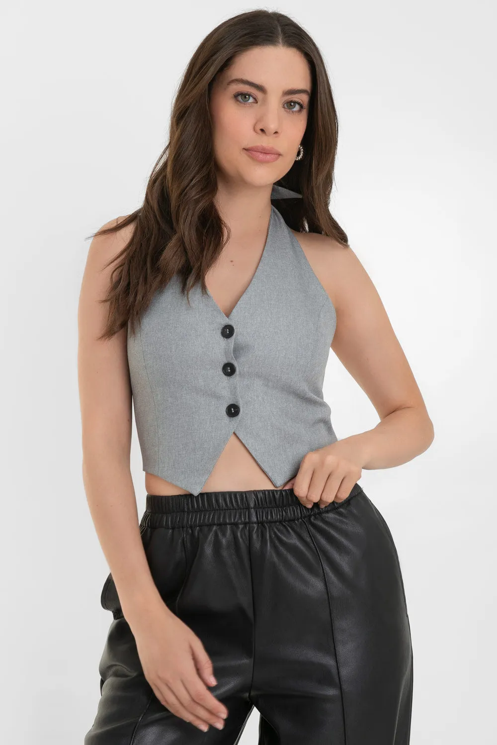 Chaleco halter corto con plisados espalda