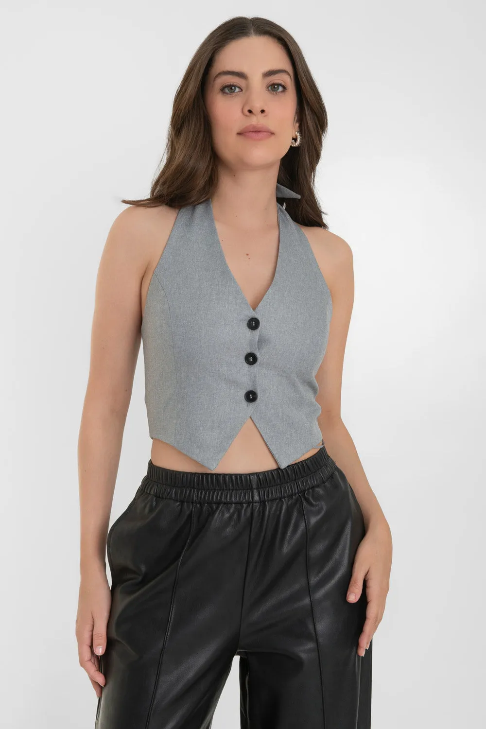 Chaleco halter corto con plisados espalda