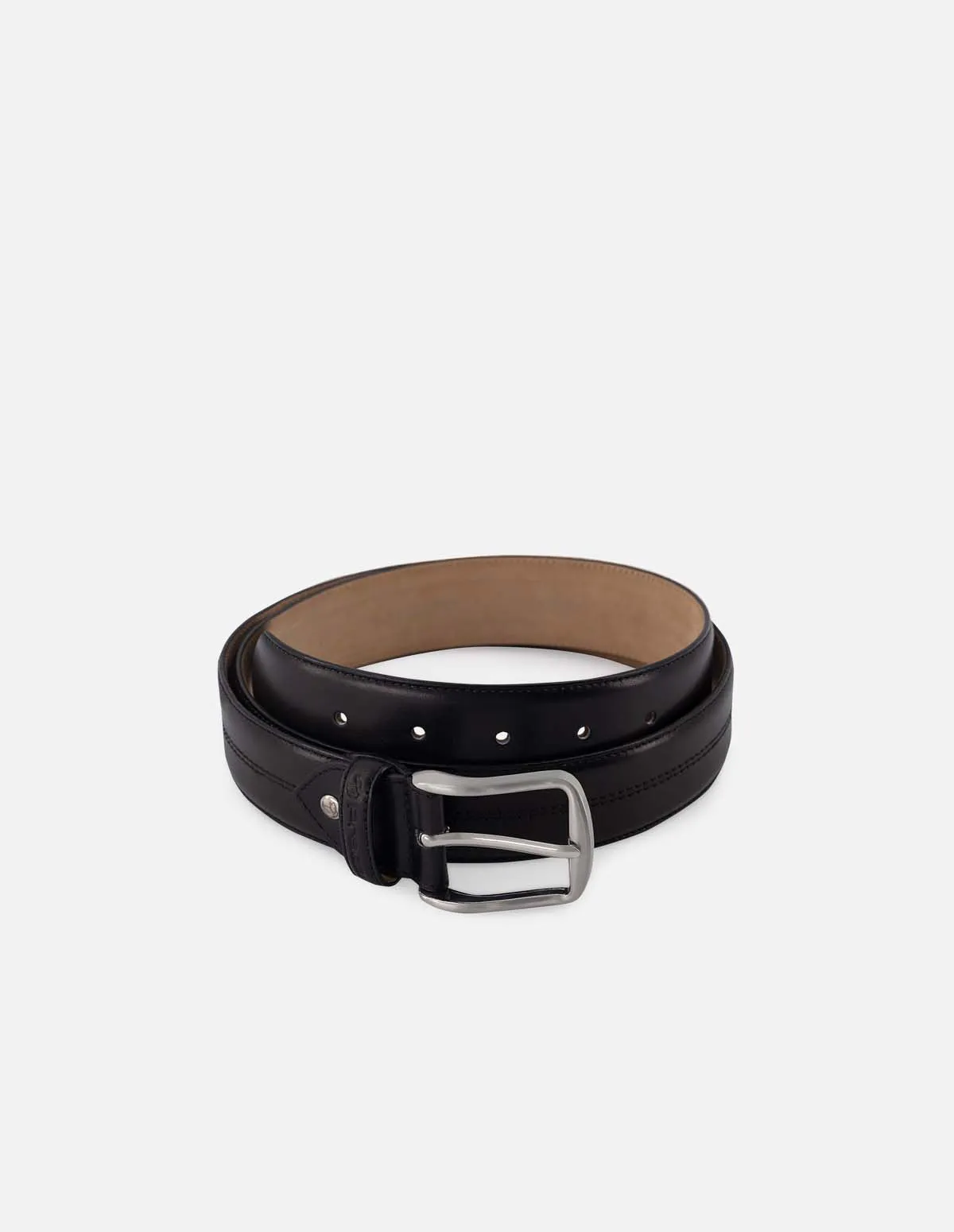 Cinturón en piel napa con pespuntes al tono y hebilla color plata para hombre