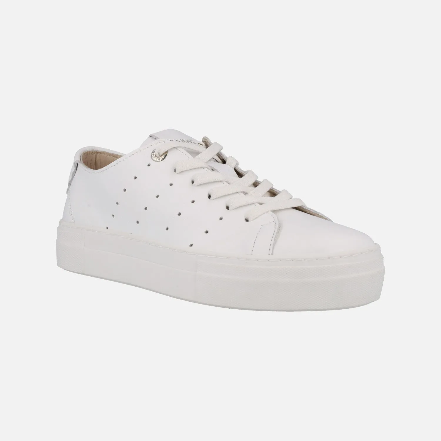 Deportivas blancas de piel con picados Carmela