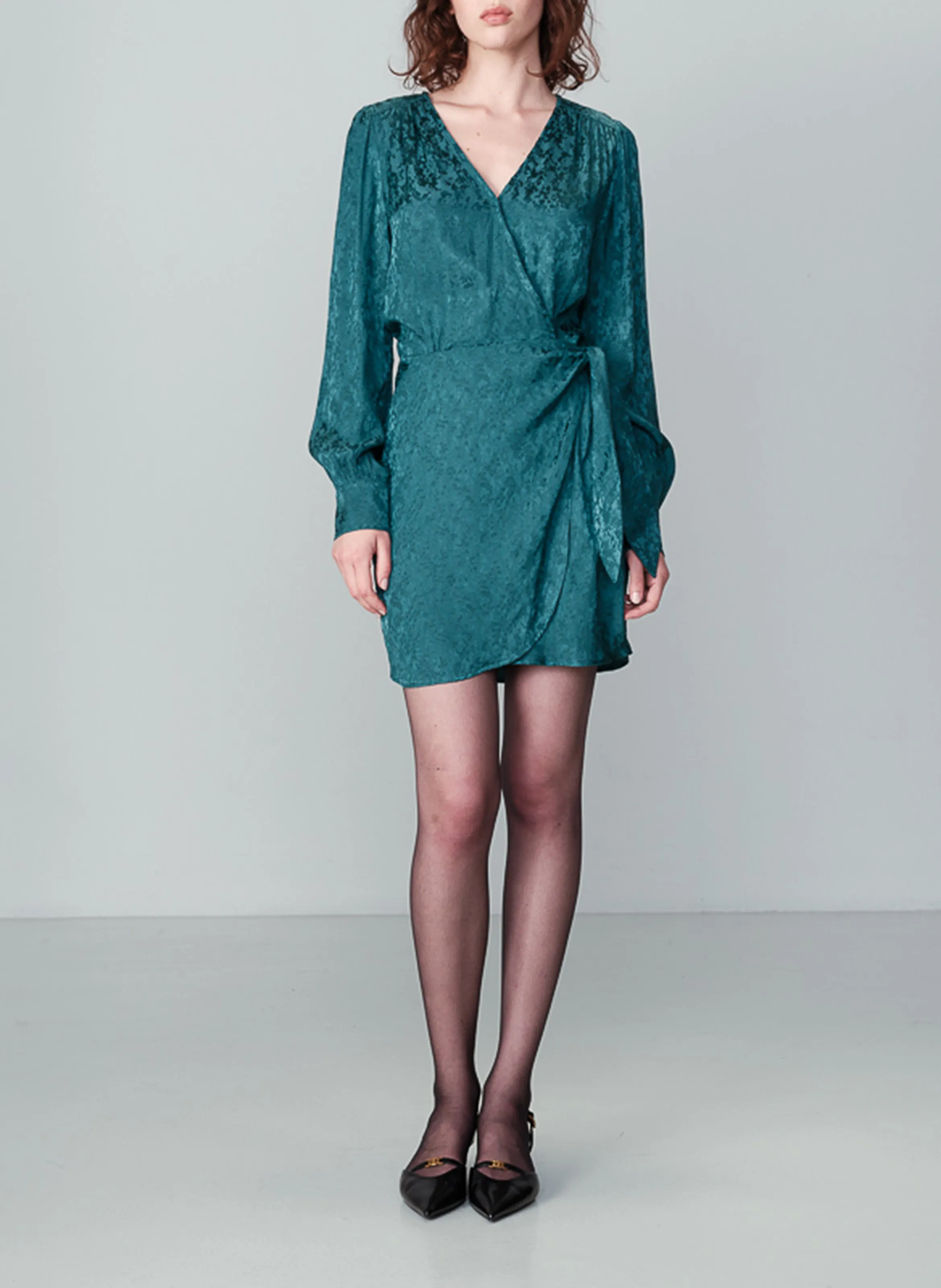 GRACE ET MILA NUANCE  VESTIDO CORTO CRUZADO EN VERDE