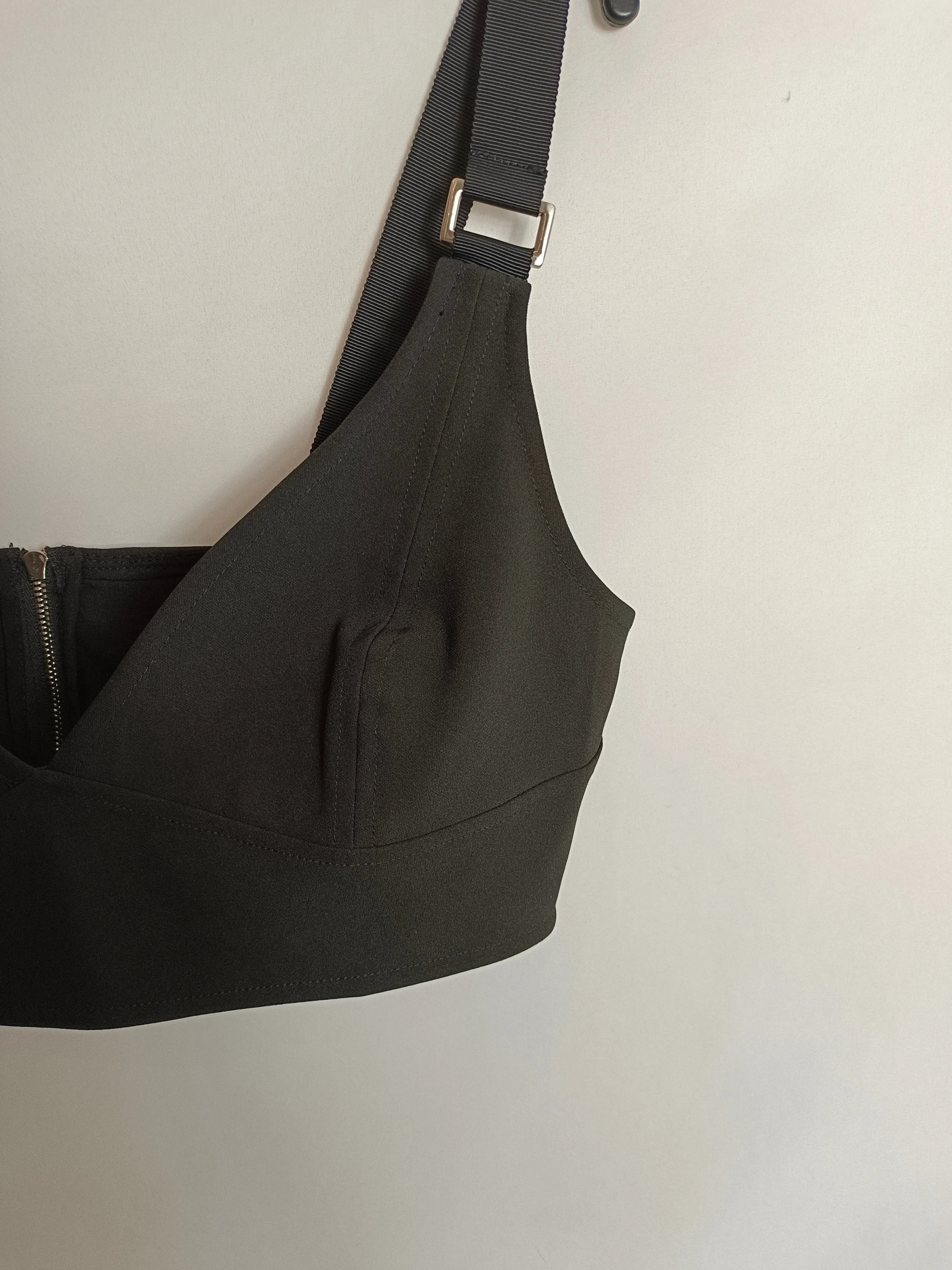HEIDER.Croptop negro T.l