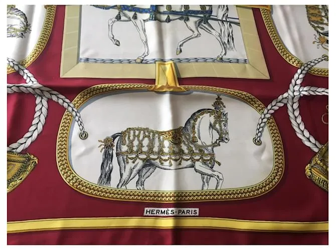 Hermès Bufandas de seda Burdeos 