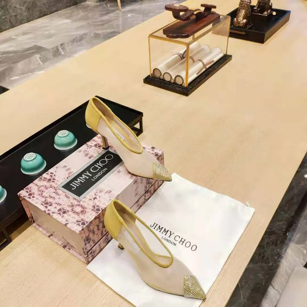 Jimmy Choo Mujer Nicole 90 Zapatos de tacón de gamuza y malla amarilla con adornos de cristal