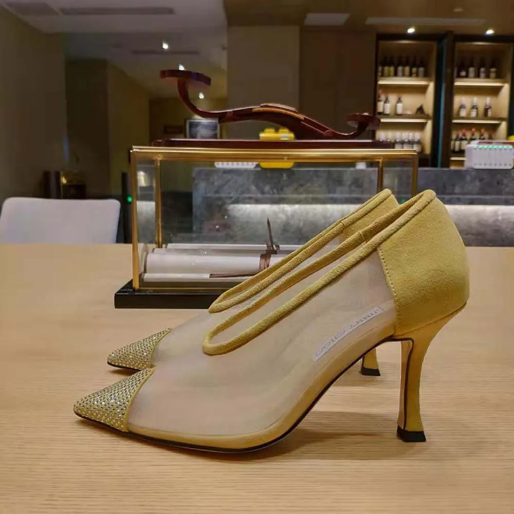 Jimmy Choo Mujer Nicole 90 Zapatos de tacón de gamuza y malla amarilla con adornos de cristal