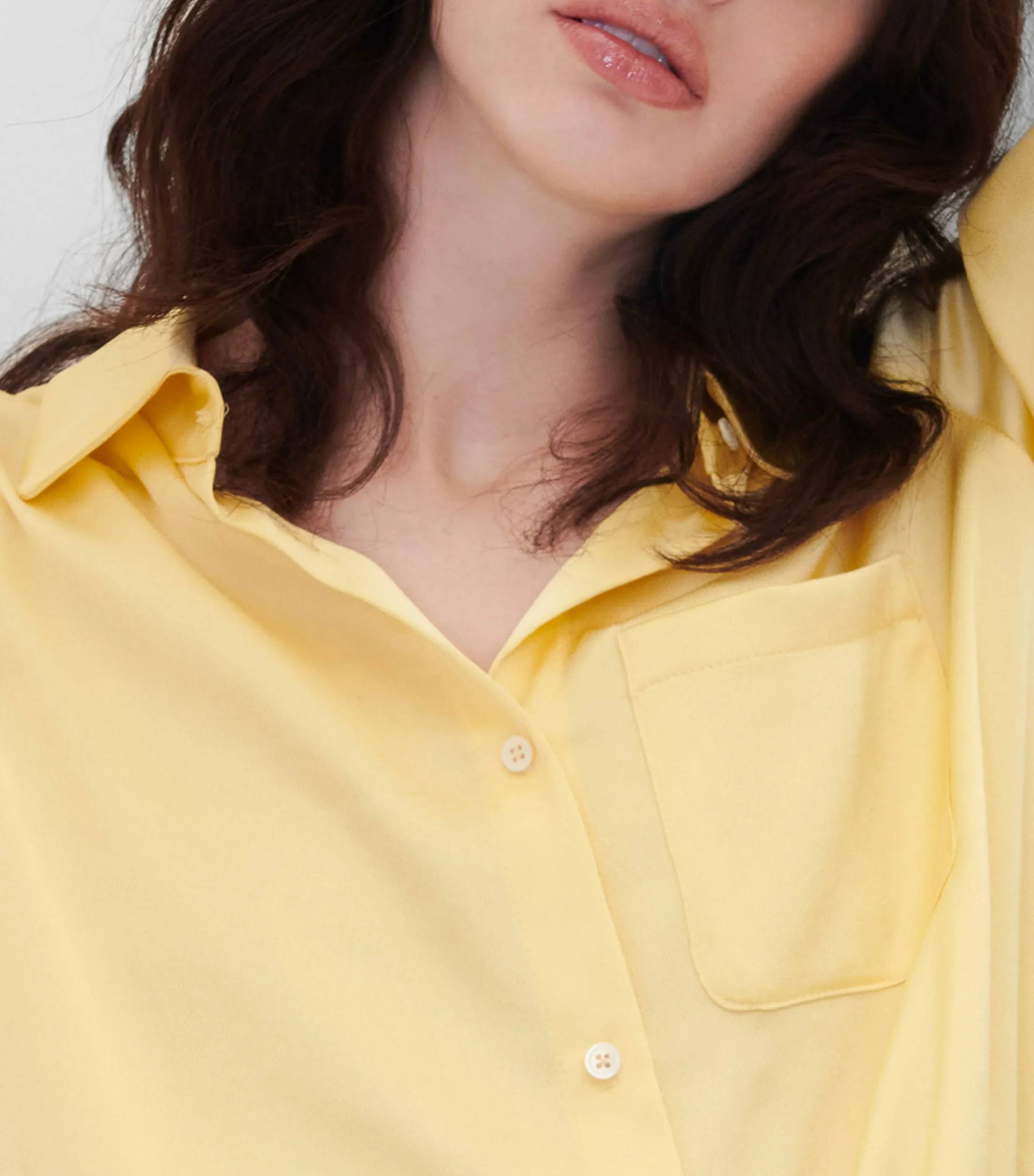 Julio Blusa de Satín Amarilla con Jaretas Mujer