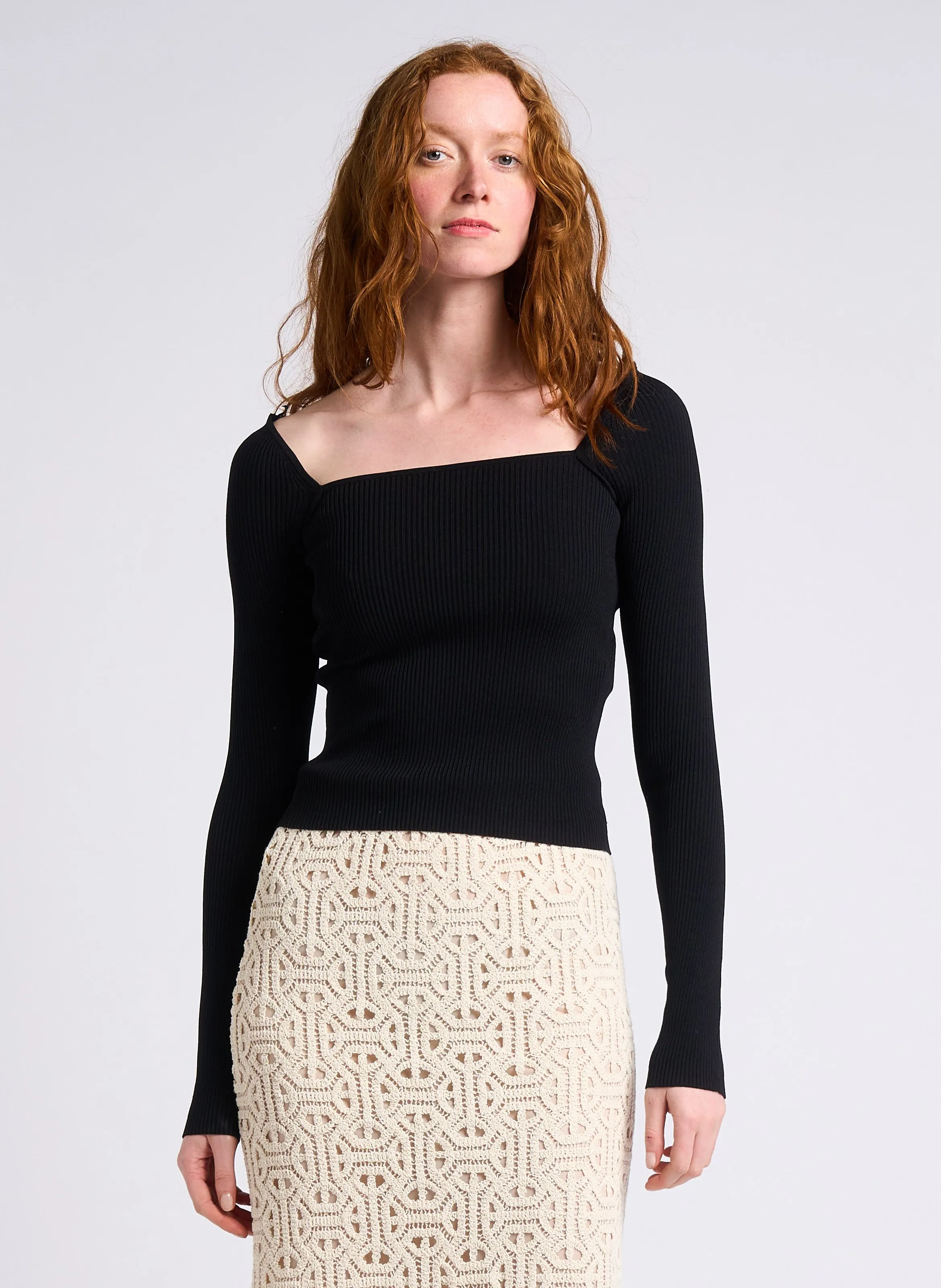 MAX&CO. TOLONE  TOP CON CUELLO ACANALADO GRANDE EN NEGRO