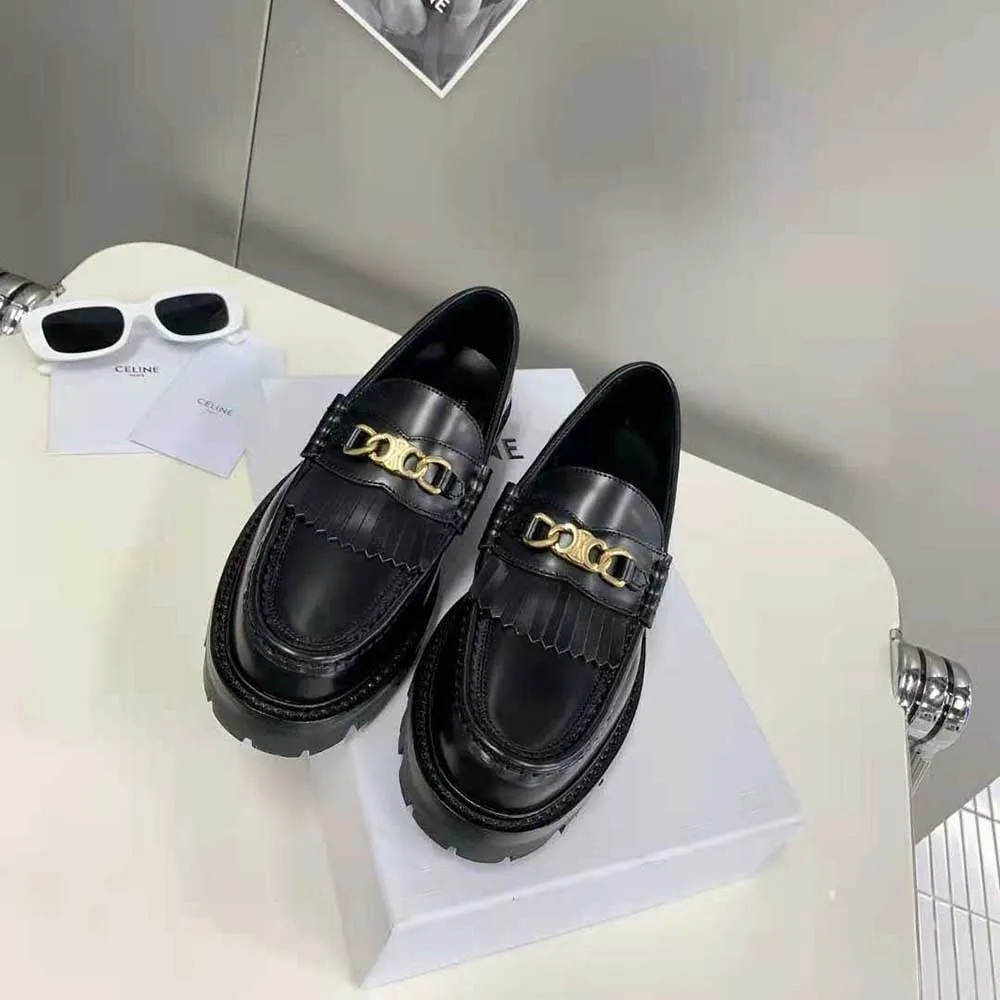 MOCASíN CELINE MARGARET PARA MUJER CON CADENA TRIOMPHE EN TORO PULIDONEGRO
