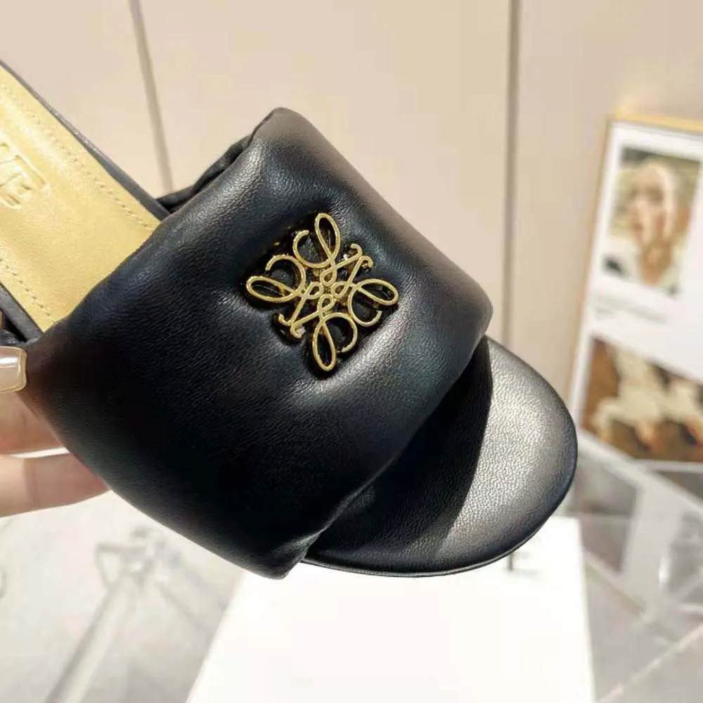 MULE LOEWE MUJER ANAGRAM ACOLCHADO EN PIEL DE CORDERONEGRO