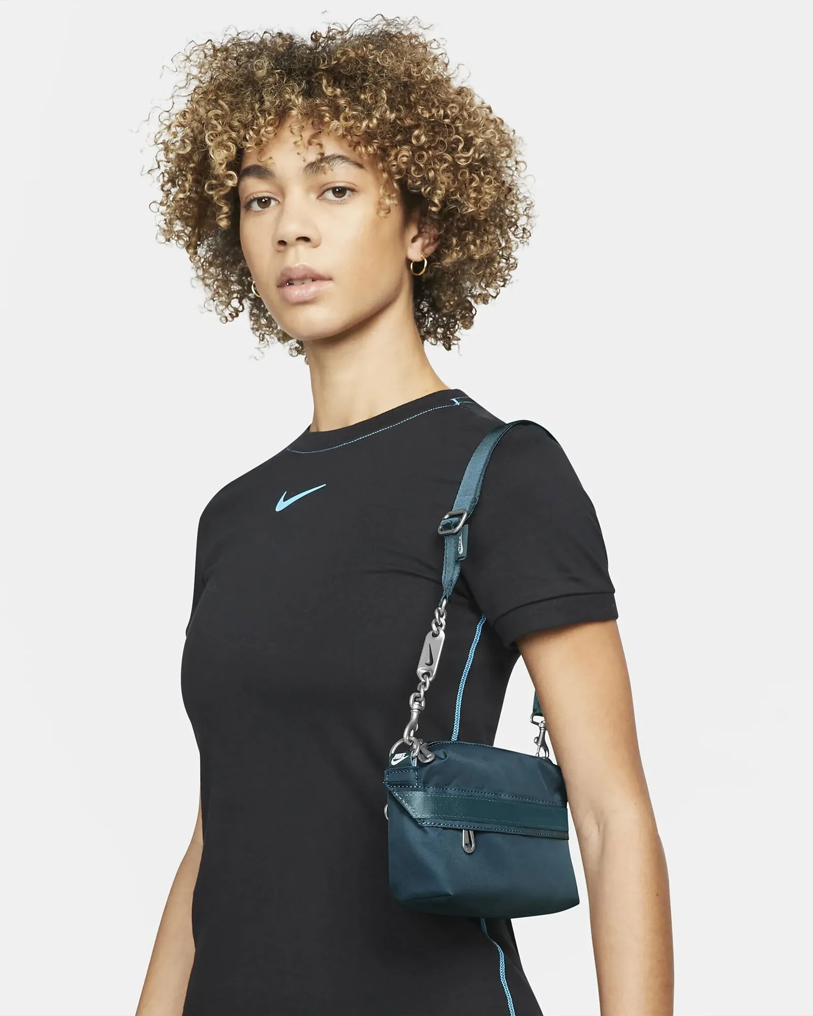 NIKE FUTURA LUXE CROSSBODY BAG