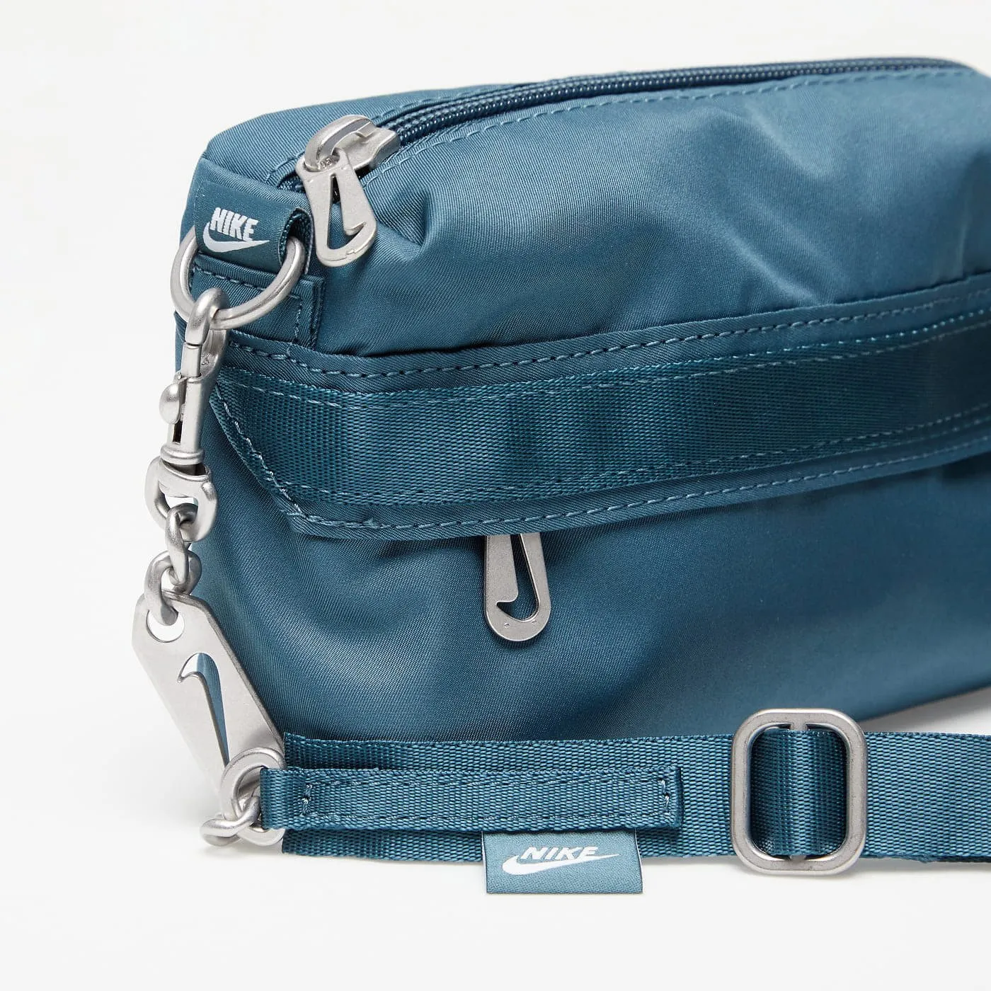 NIKE FUTURA LUXE CROSSBODY BAG