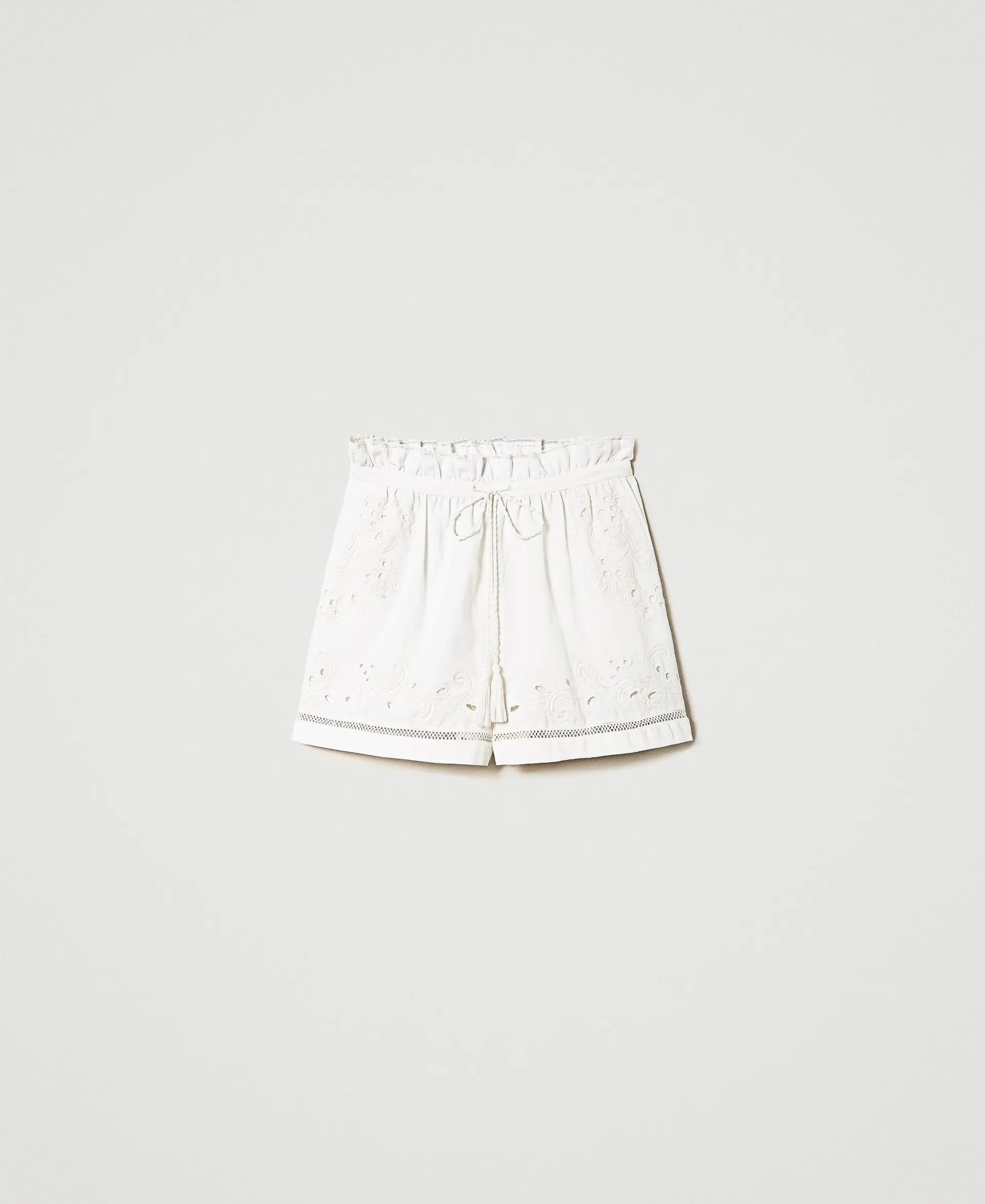 Pantalones cortos de muselina con bordados