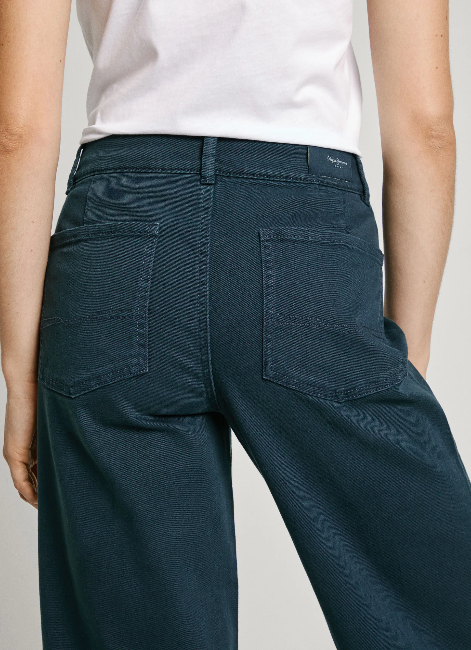 pantalón sarga fit culotte