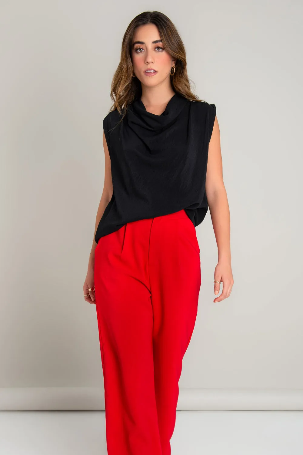 Pantalón wide leg botón contraste con pinzas