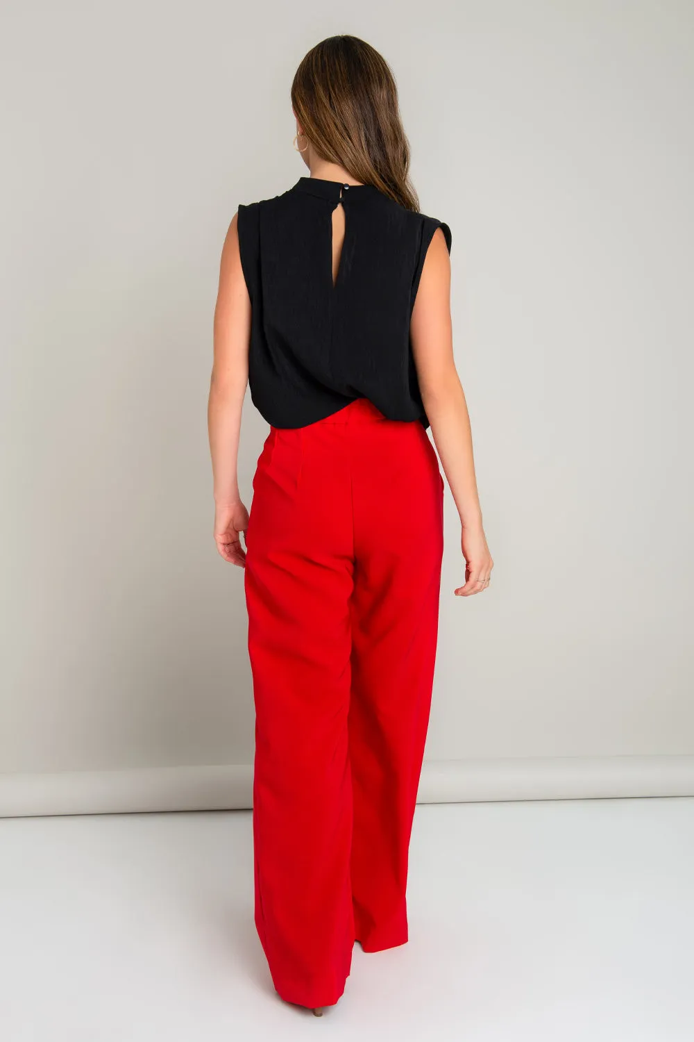 Pantalón wide leg botón contraste con pinzas