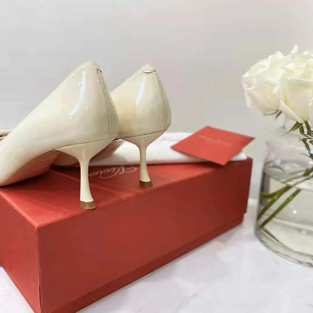 ROGER VIVIER ZAPATOS DE SALóN VIVU2019 IN THE CITY MUJER EN CHAROLBLANCO