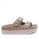 Sandalias plataformas Refresh grises con doble hebilla y tachuelas en lateral