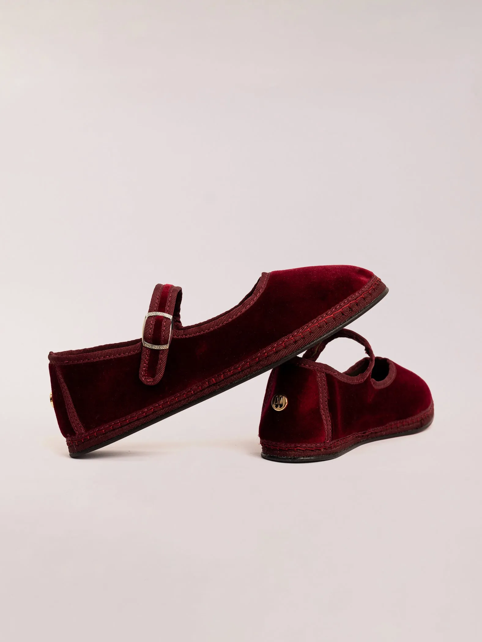 Svetis Mary Jane Garnet