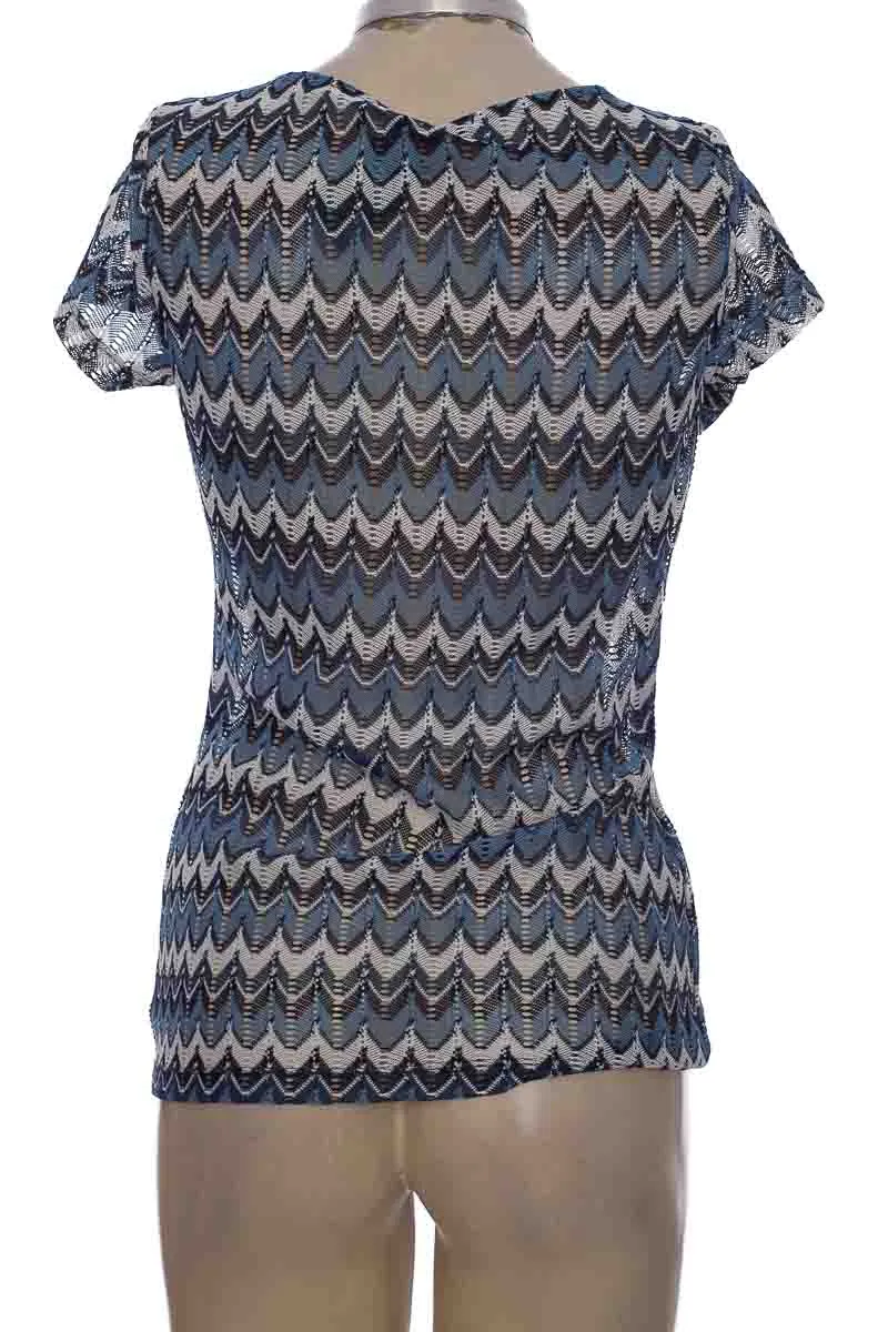TOP / CAMISETA COLOR AZUL  PATPRIMO