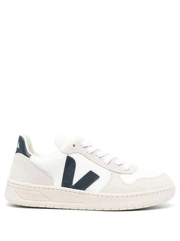 VEJA V10 TENIS BAJOS BLACK AND WHITE GAMUZA