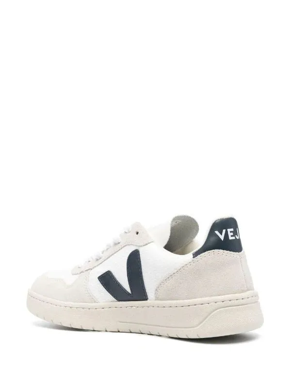 VEJA V10 TENIS BAJOS BLACK AND WHITE GAMUZA