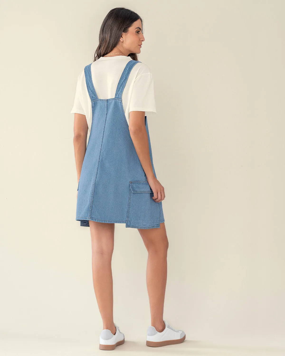 Vestido corto con bolsillos tipo cargo