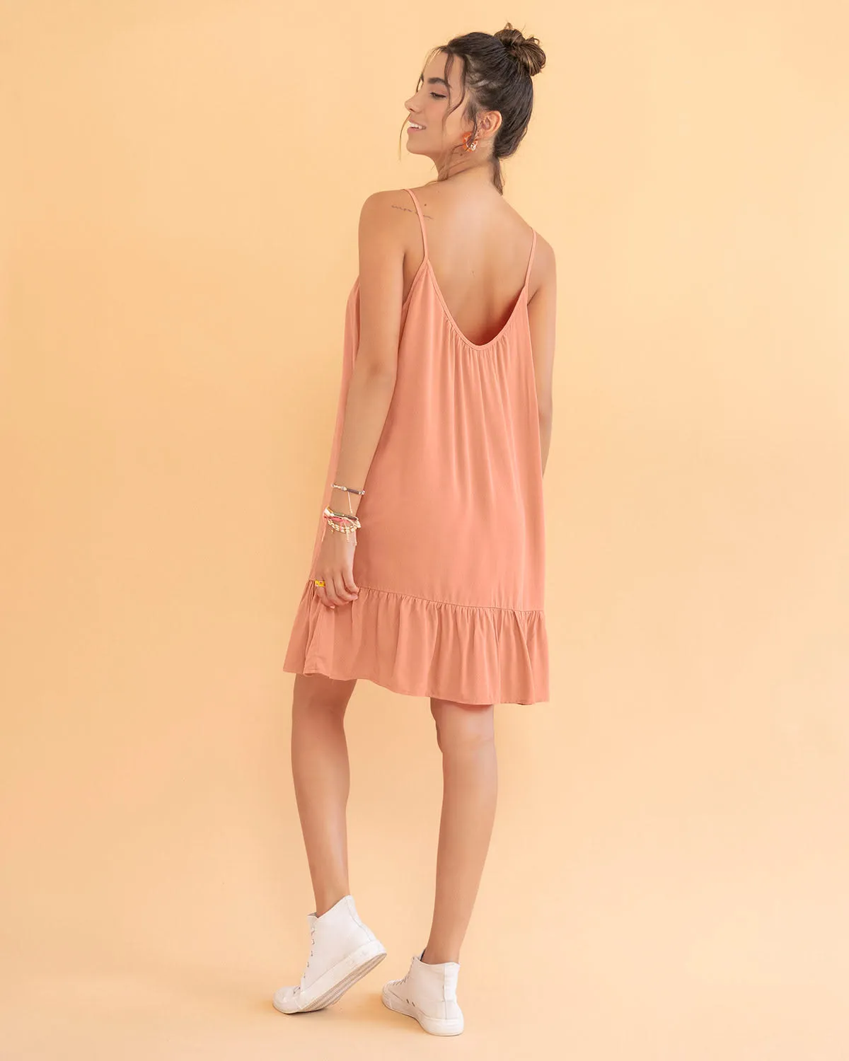 Vestido corto tiritas con escote en U