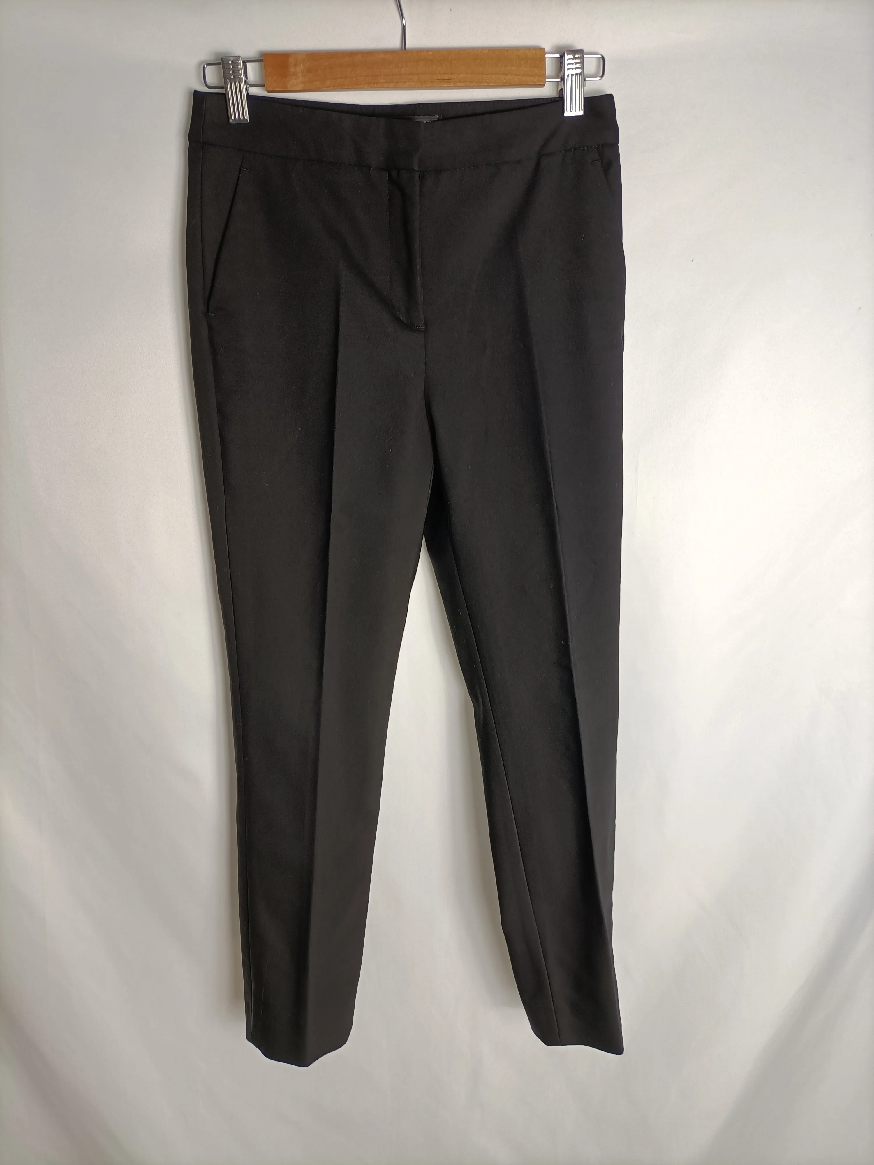 ZARA. Pantalón negro de vestir T.36